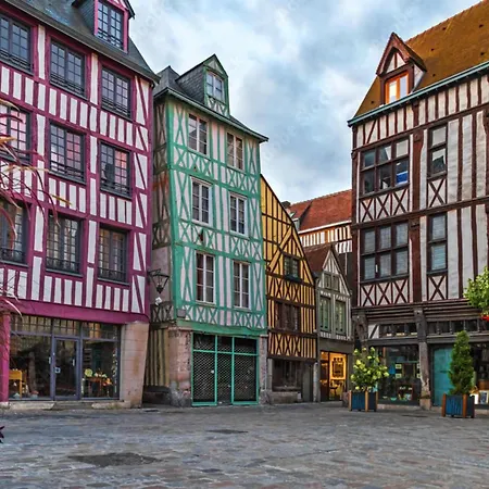 Апартаменты Friends Руан